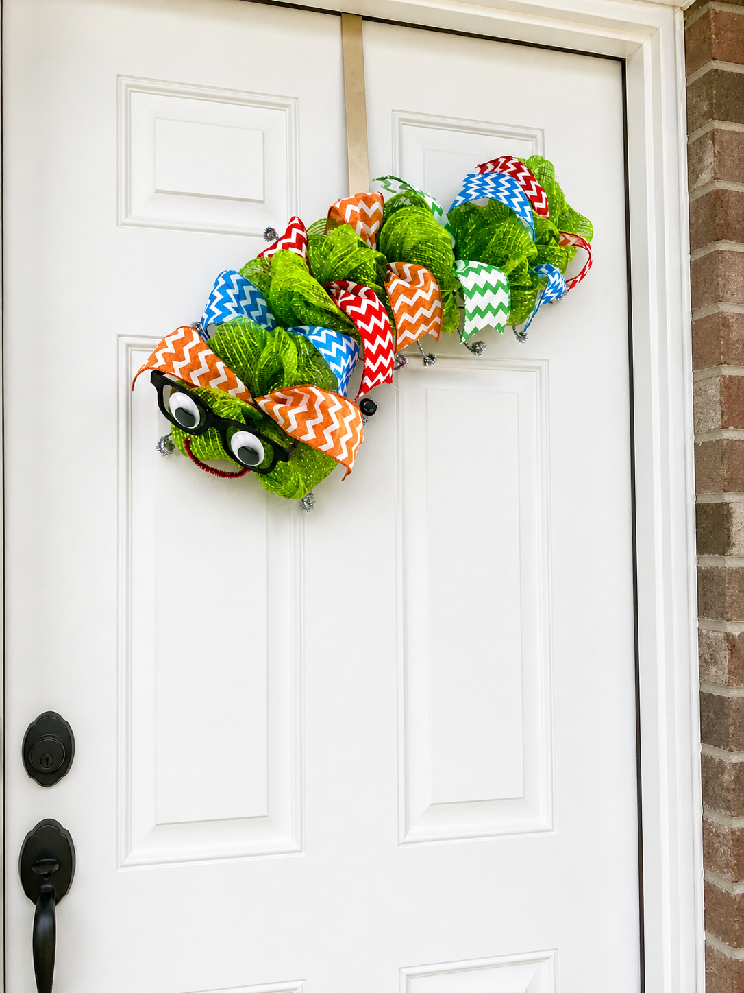 Bookworm Caterpillar Wreath – Classroom Door Decor
